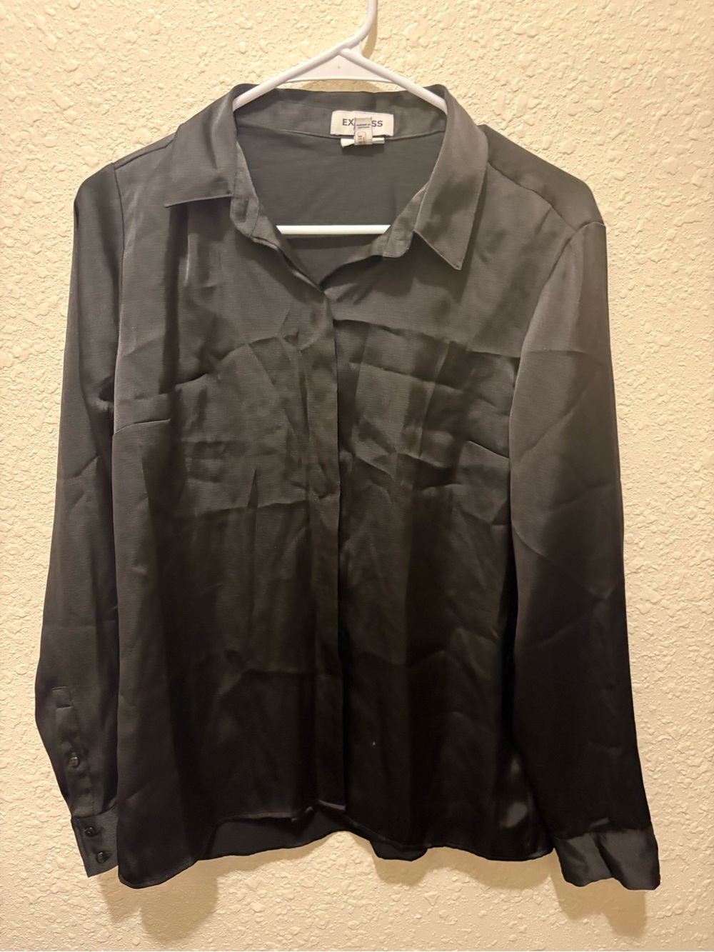 Express for women Black Button-Up Dress Shirt